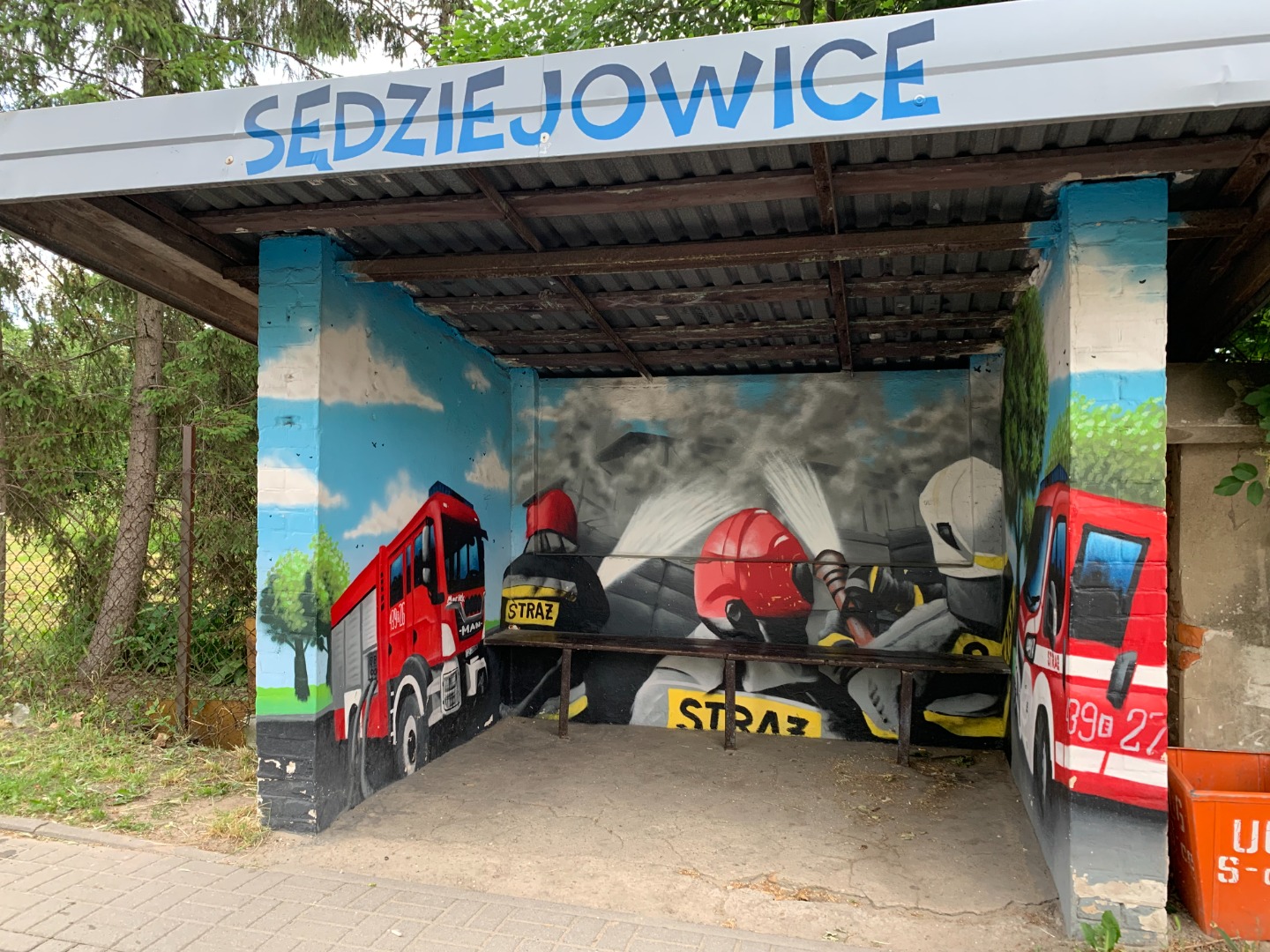 "Przystankowe" murale