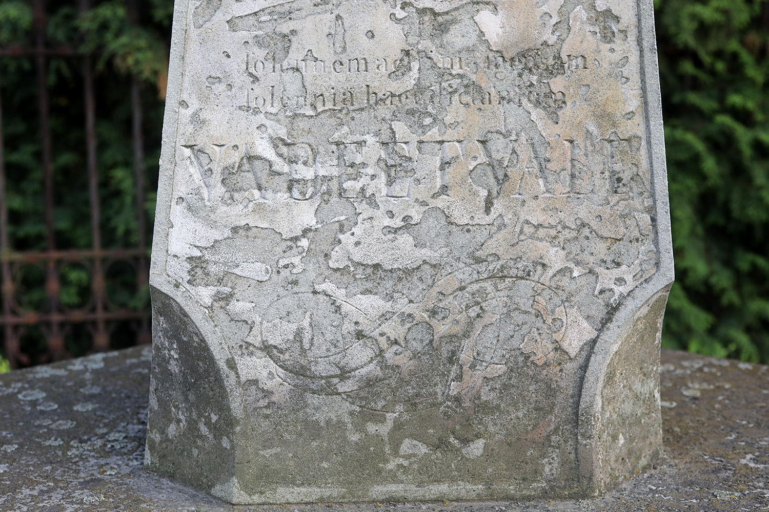 O najstarszym świeckim pomniku - 1