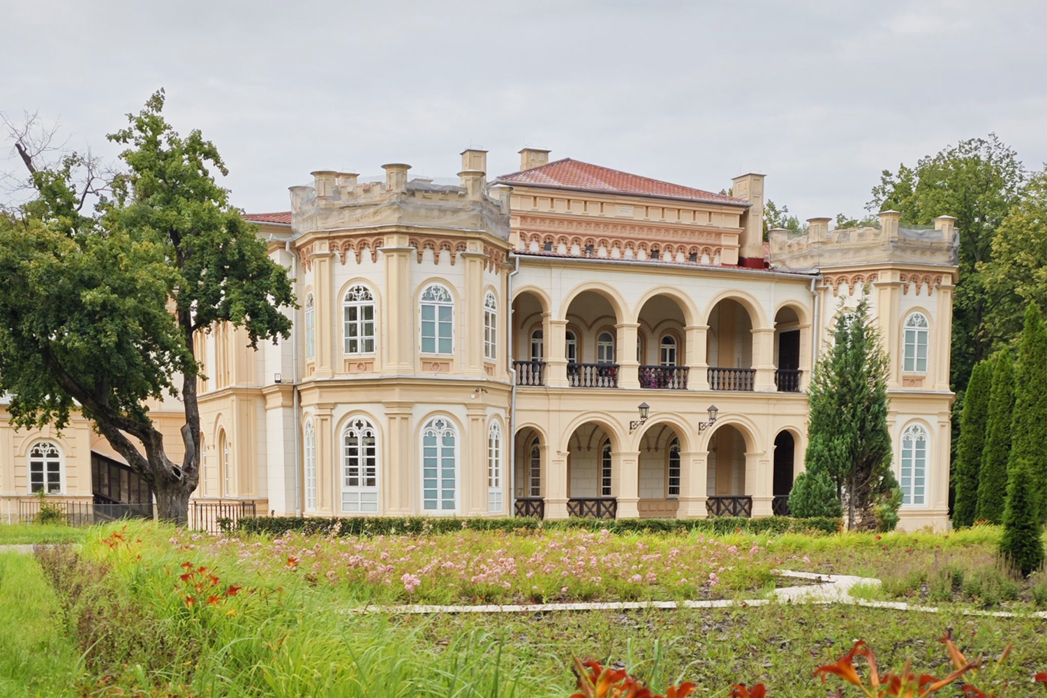 Co nęci, kto słynie w wiekowym Tyczynie? - 1