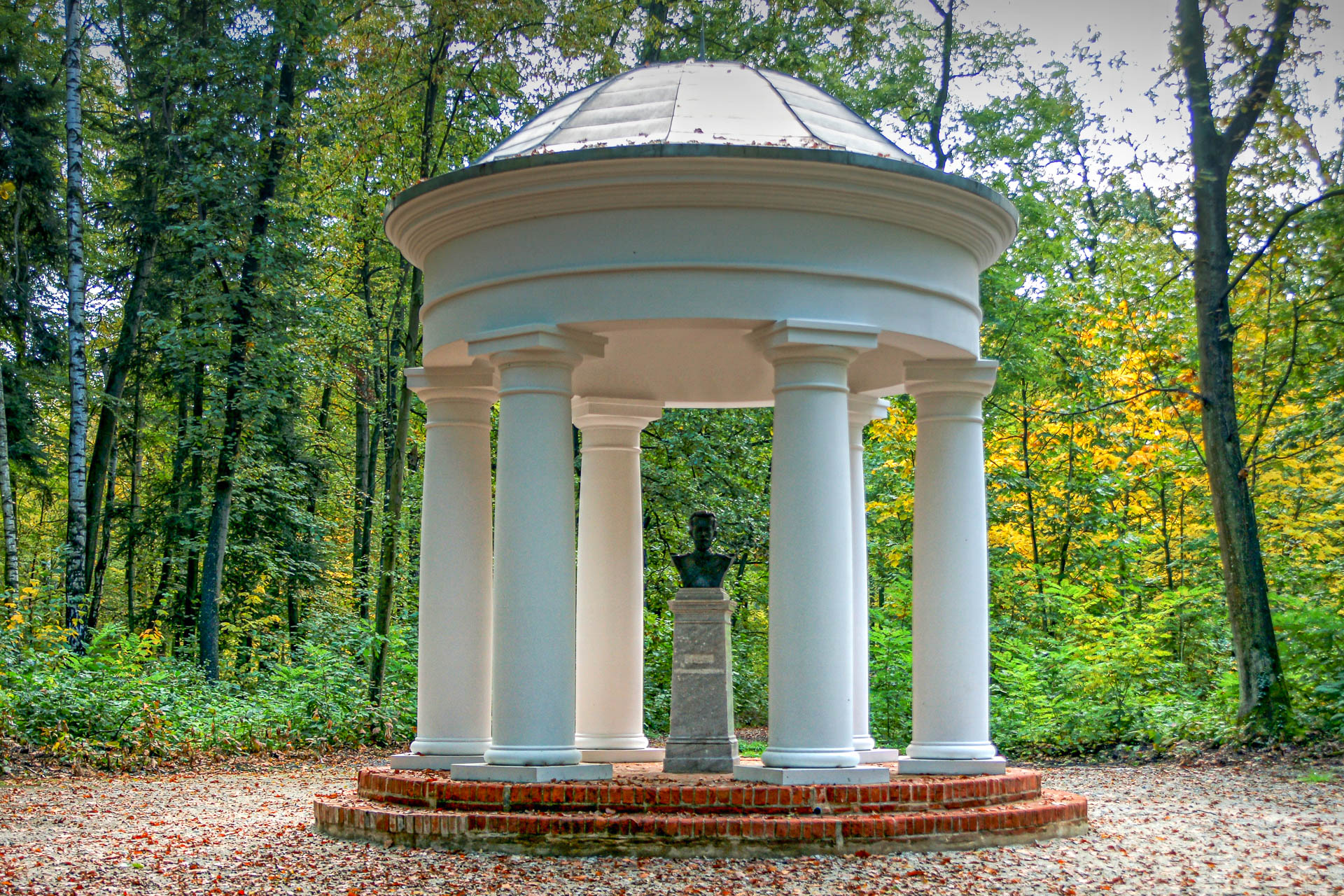 Wyprawa po zabytkowym parku w Pokoju - 1