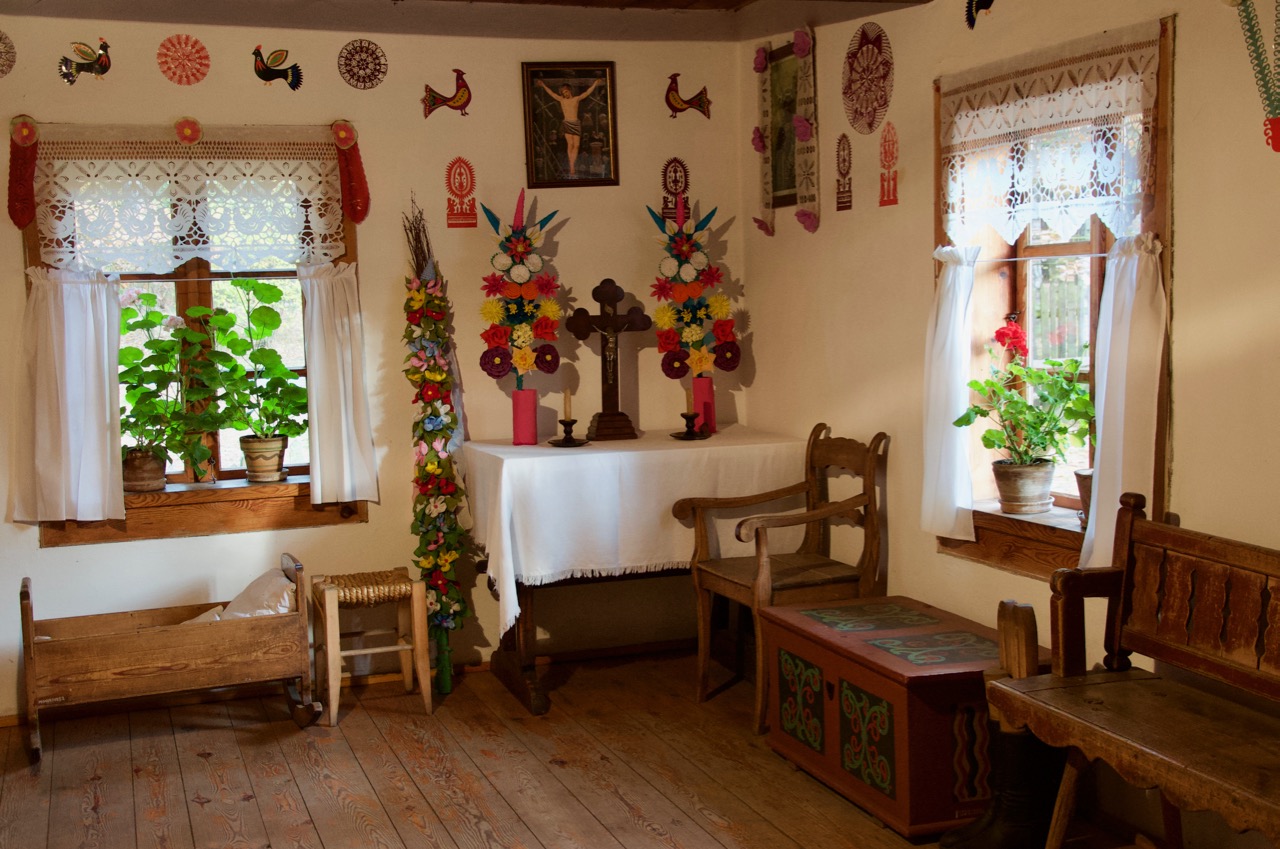 Zagroda kurpiowska w Kadzidle. Kurpiowska sztuka ludowa - 1