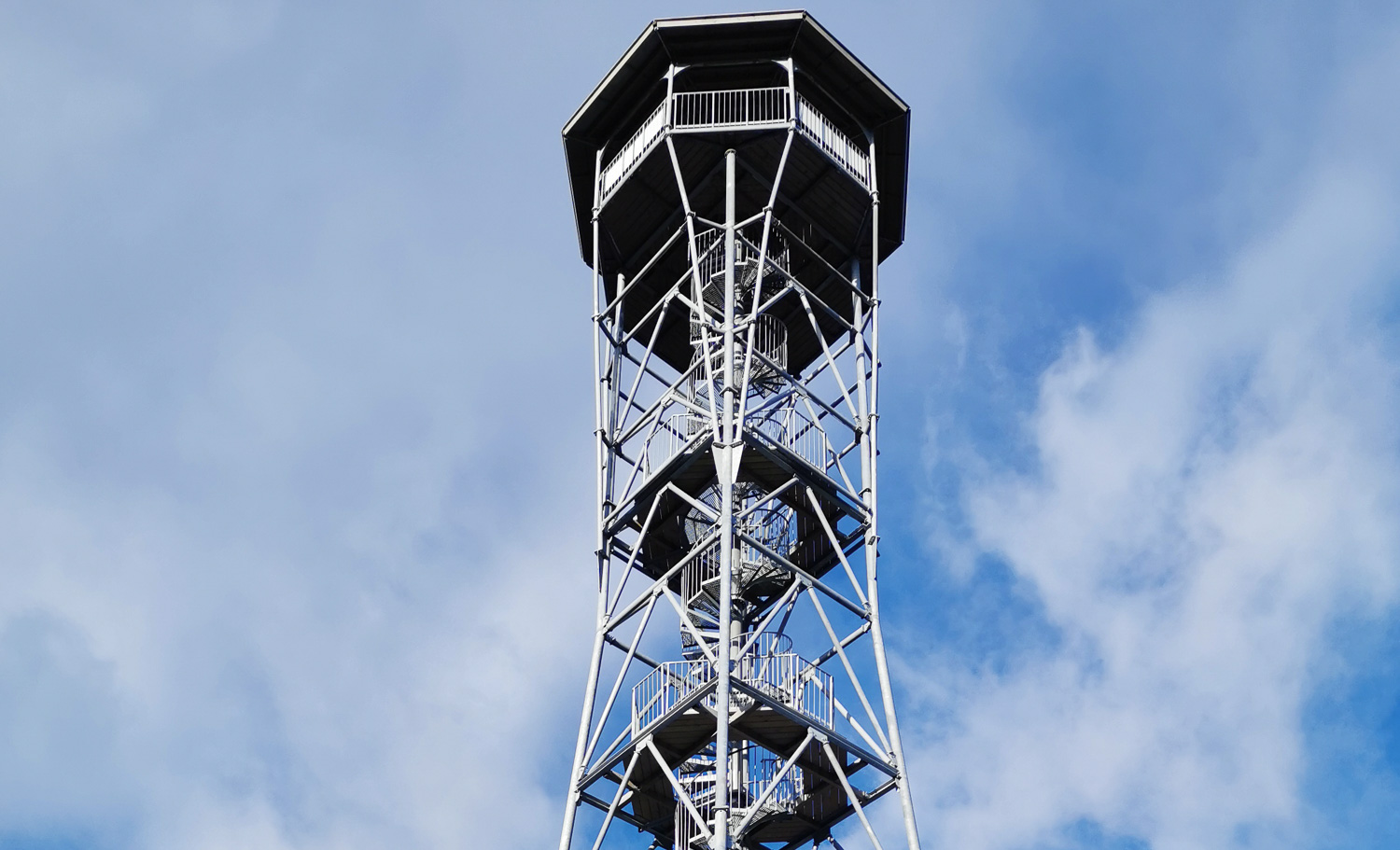 Na wieżę i Kłodzką Górę, która zahacza o chmurę - 1