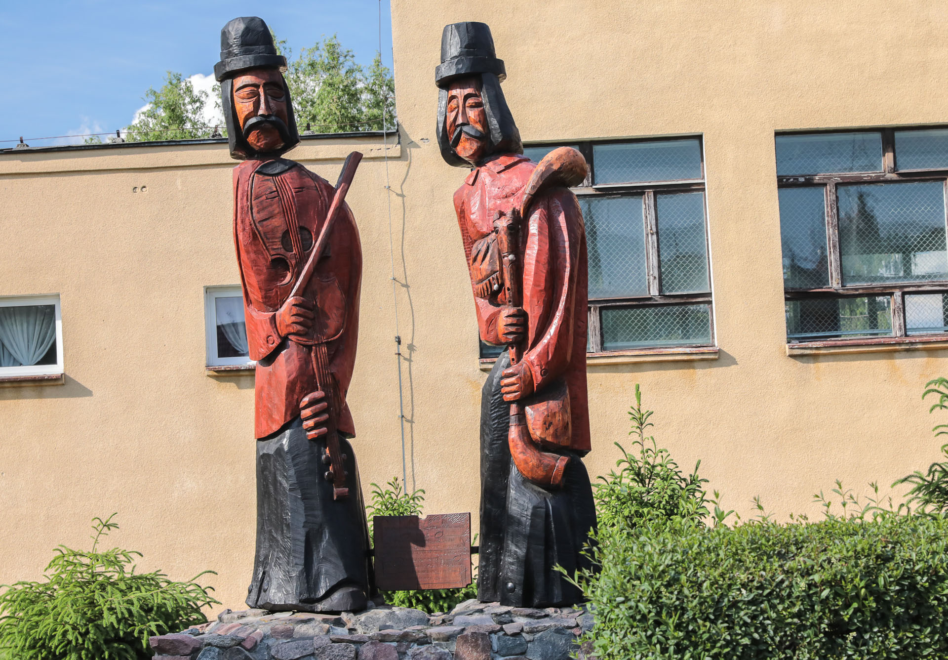 W poszukiwaniu skrzypka i dudziarza - 1